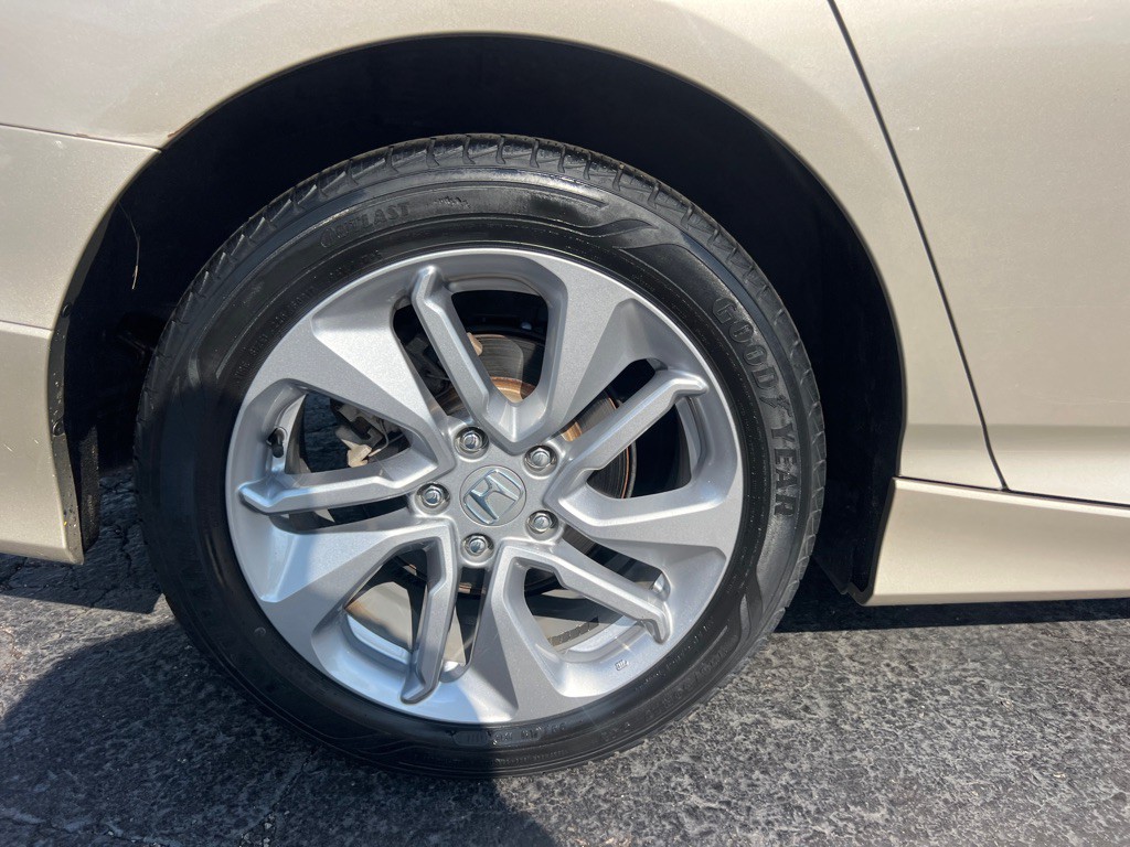 2018 Honda Accord Image 37