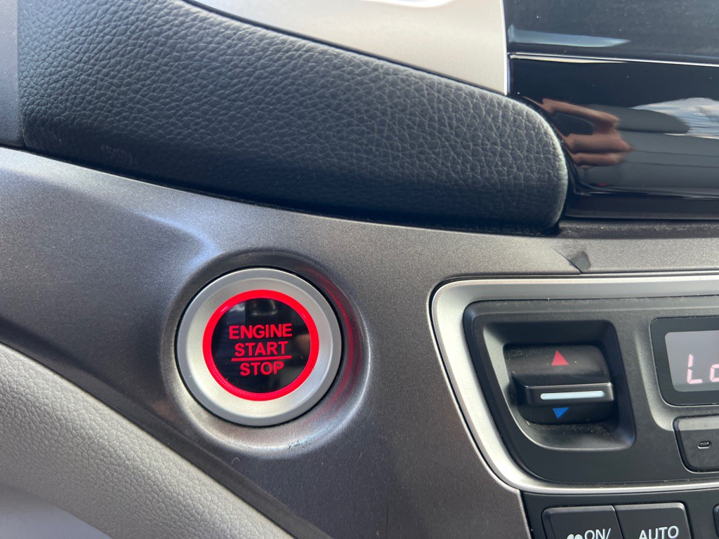 2016 Honda Pilot Image 32