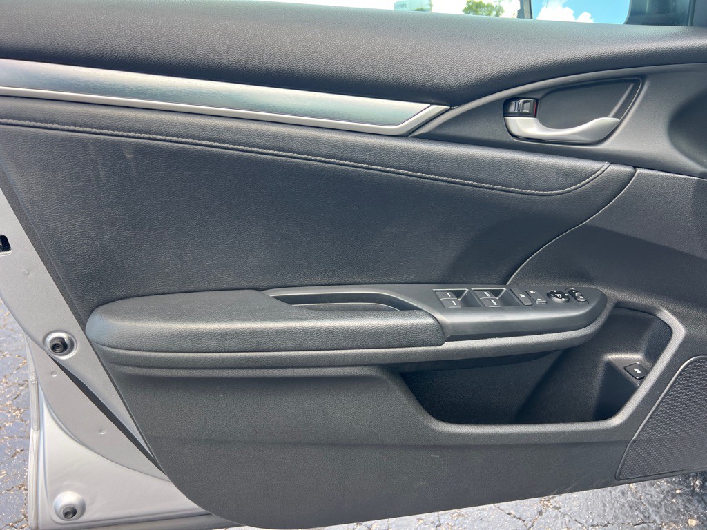 2016 Honda Civic Image 11