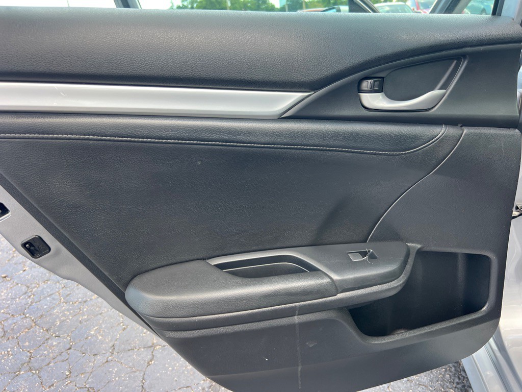 2016 Honda Civic Image 13