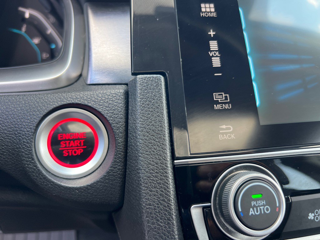 2016 Honda Civic Image 30