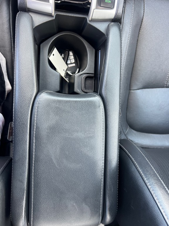 2016 Honda Civic Image 34