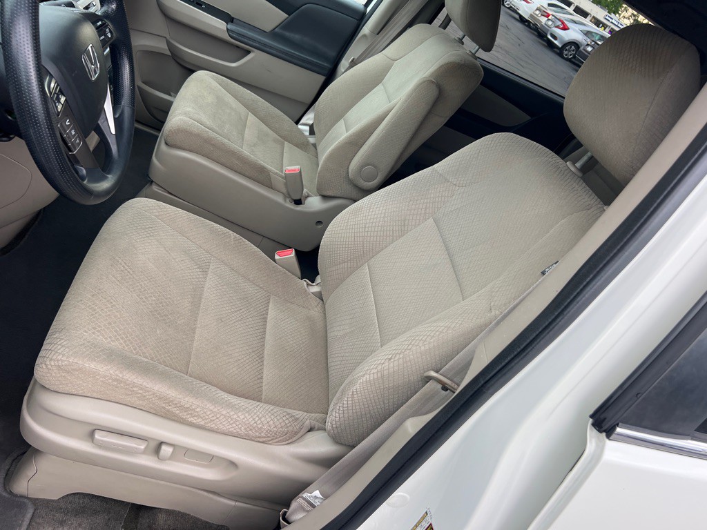2015 Honda Odyssey Image 11