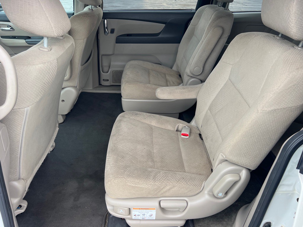 2015 Honda Odyssey Image 12