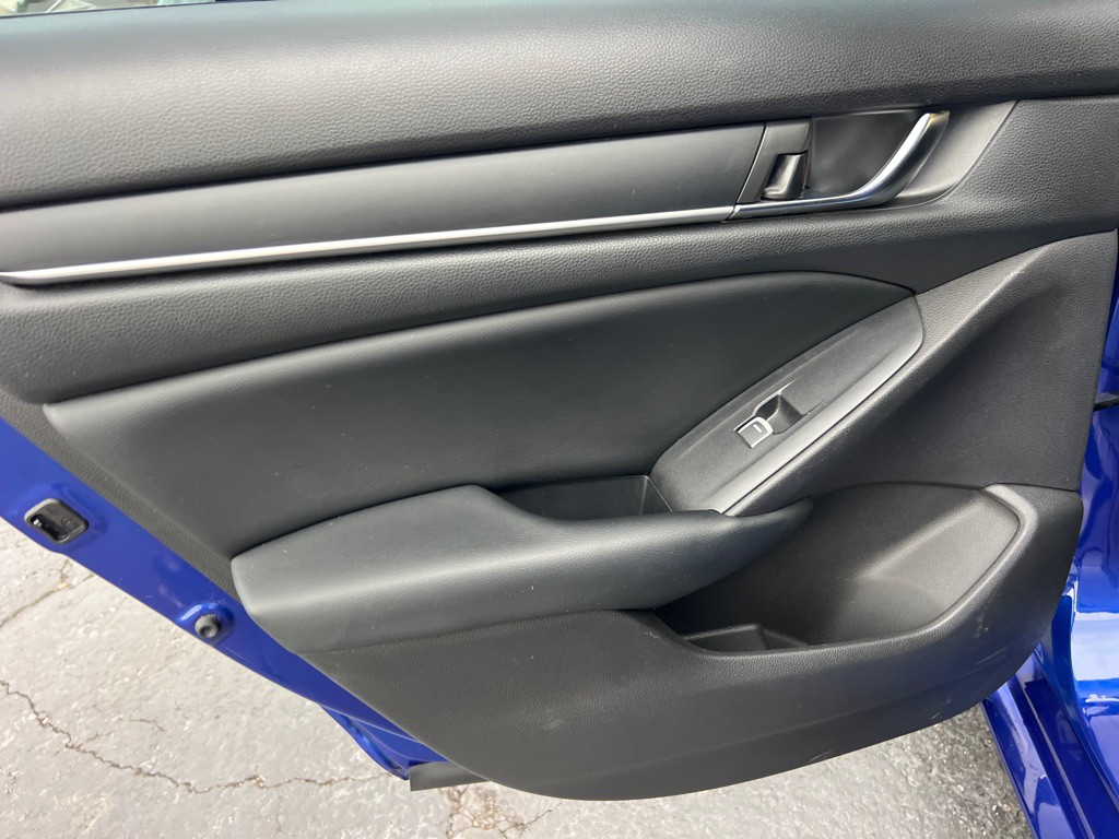 2018 Honda Accord Image 13