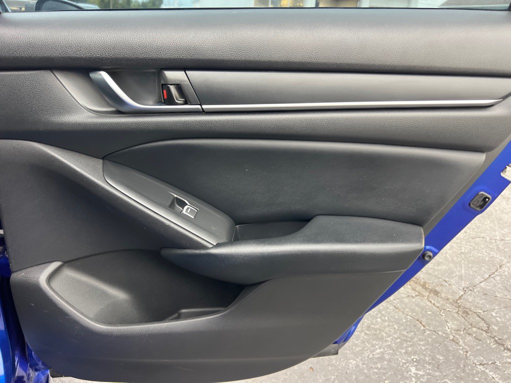 2018 Honda Accord Image 15