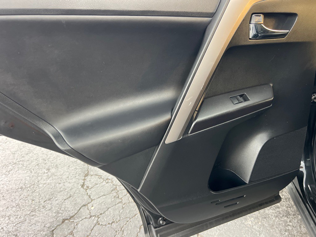 2016 Toyota Rav4 Image 13