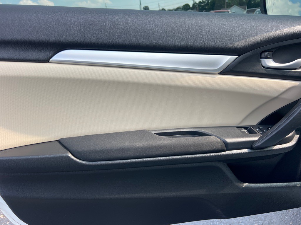 2016 Honda Civic Image 11