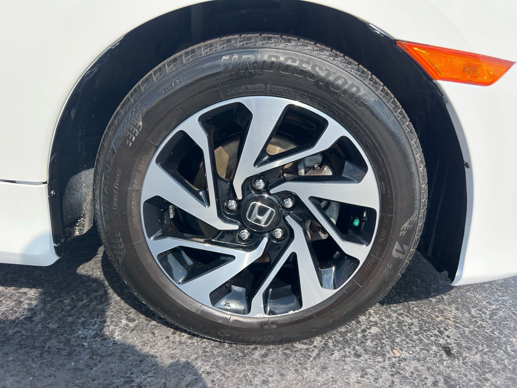 2016 Honda Civic Image 40