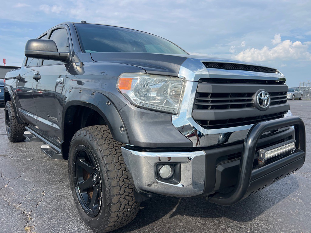 2015 Toyota Tundra Image 1