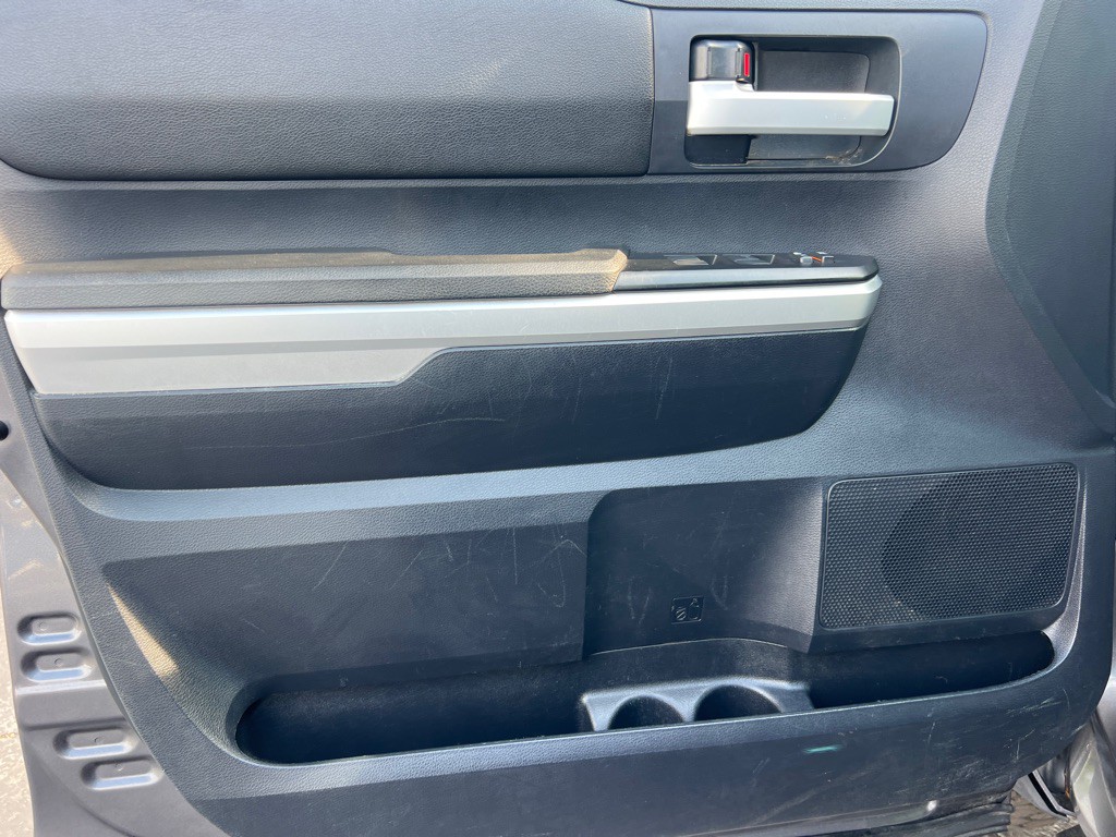 2015 Toyota Tundra Image 10