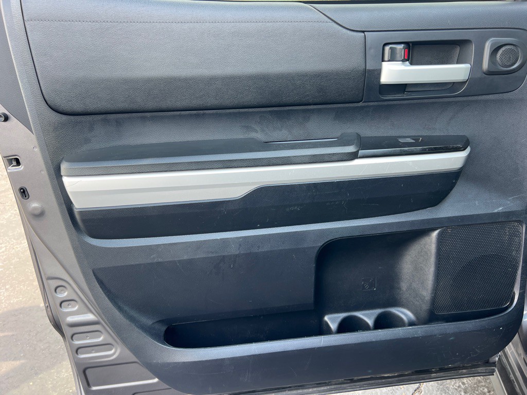 2015 Toyota Tundra Image 12