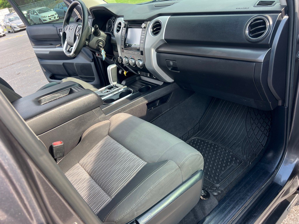 2015 Toyota Tundra Image 19