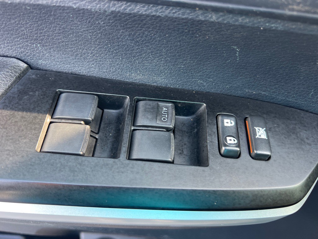 2015 Toyota Tundra Image 25
