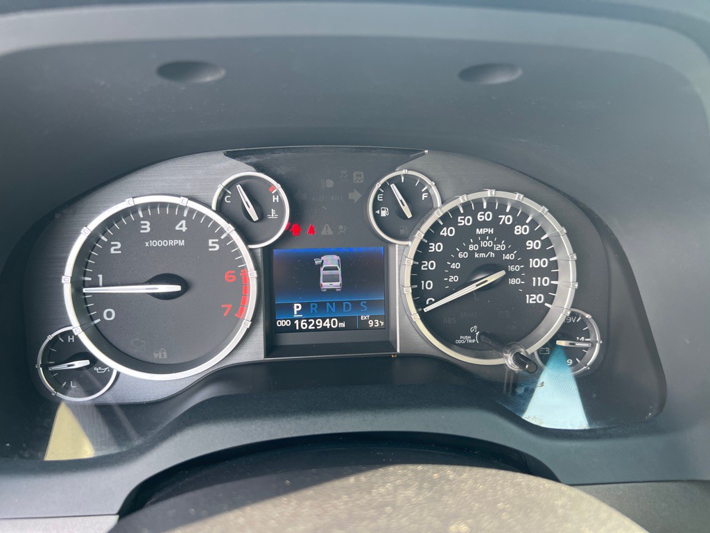 2015 Toyota Tundra Image 28