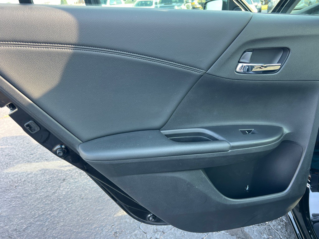 2013 Honda Accord Image 13