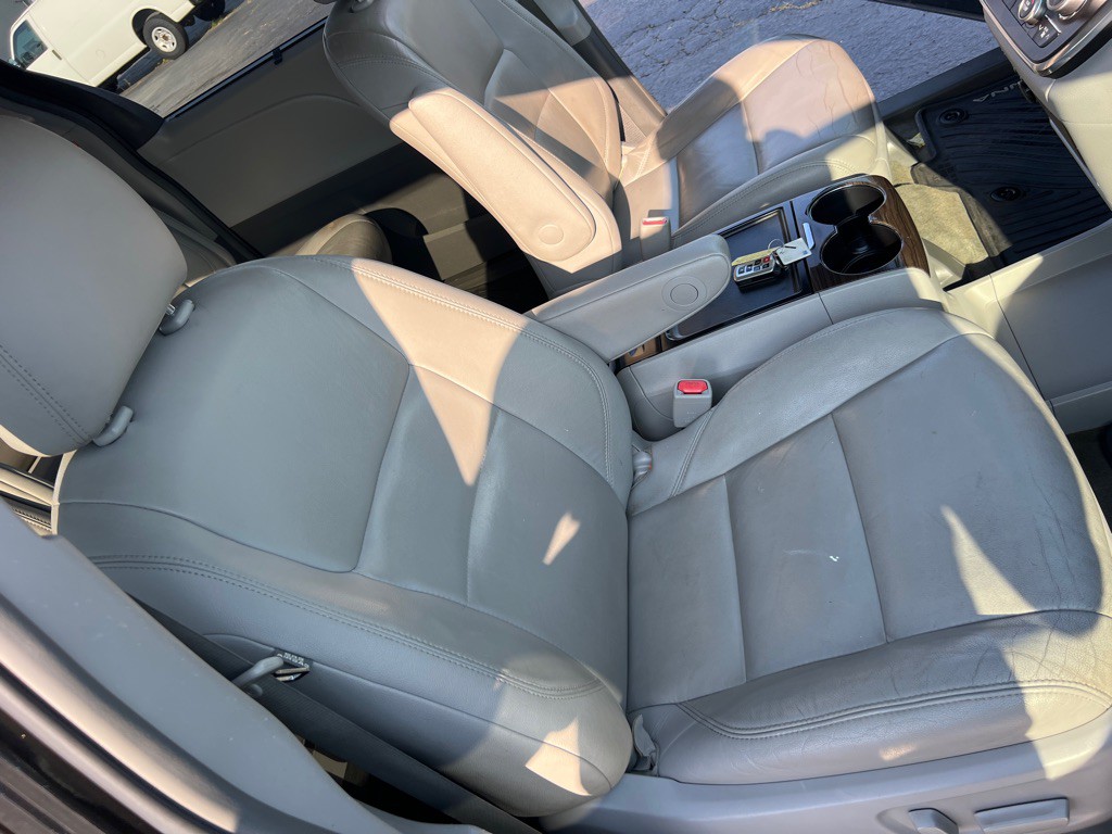2015 Toyota Sienna Image 20