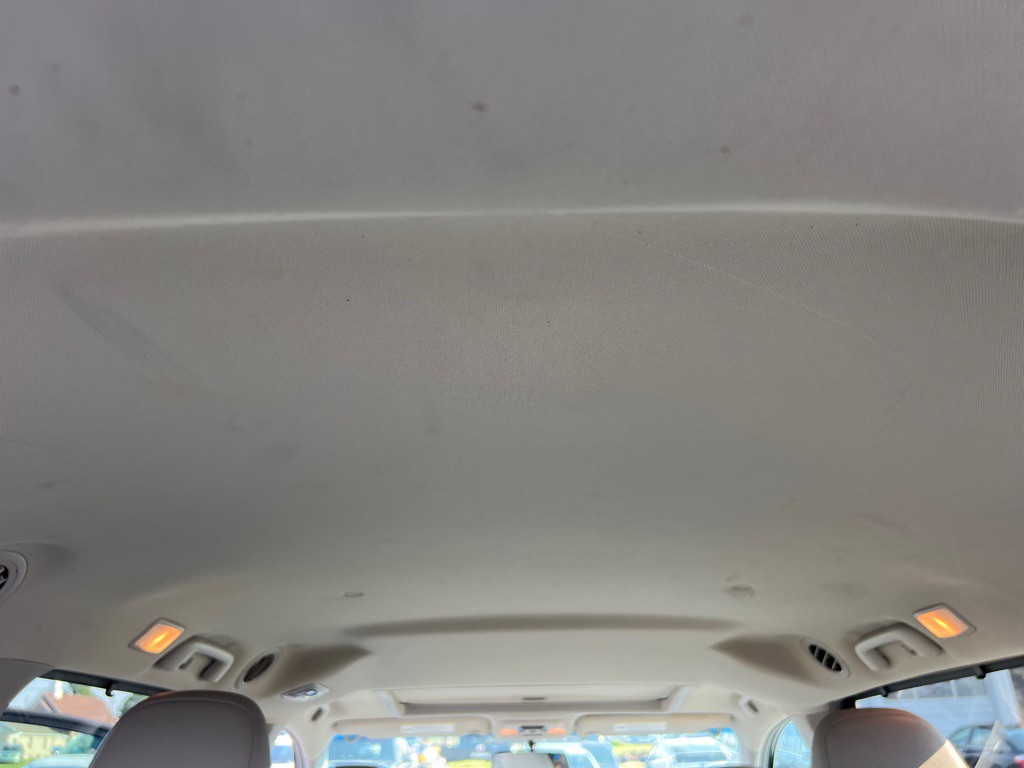 2015 Toyota Sienna Image 23