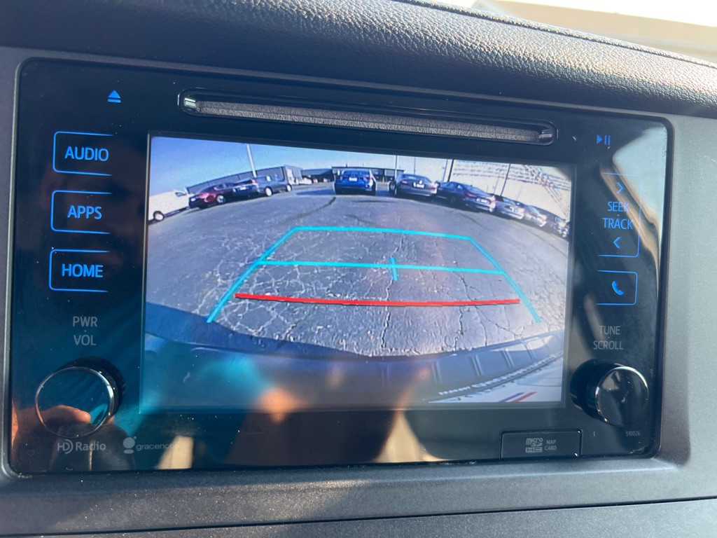 2015 Toyota Sienna Image 31