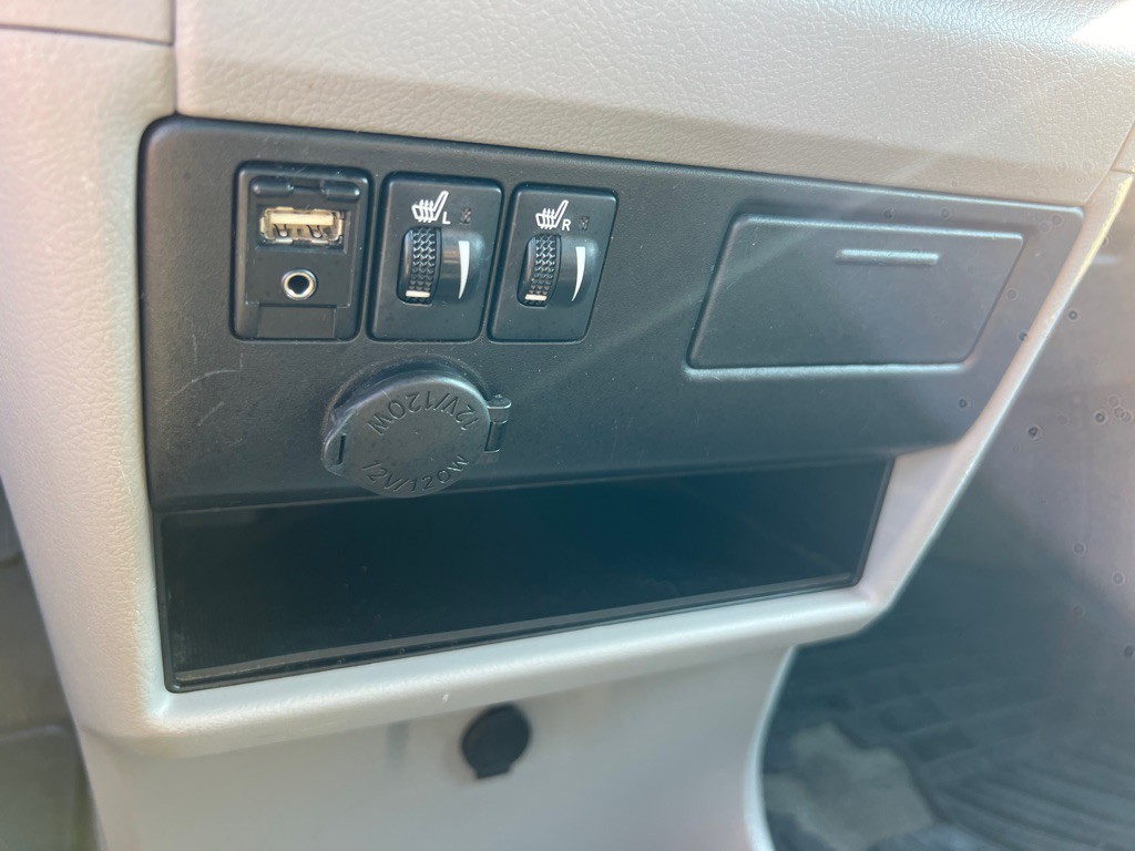 2015 Toyota Sienna Image 33