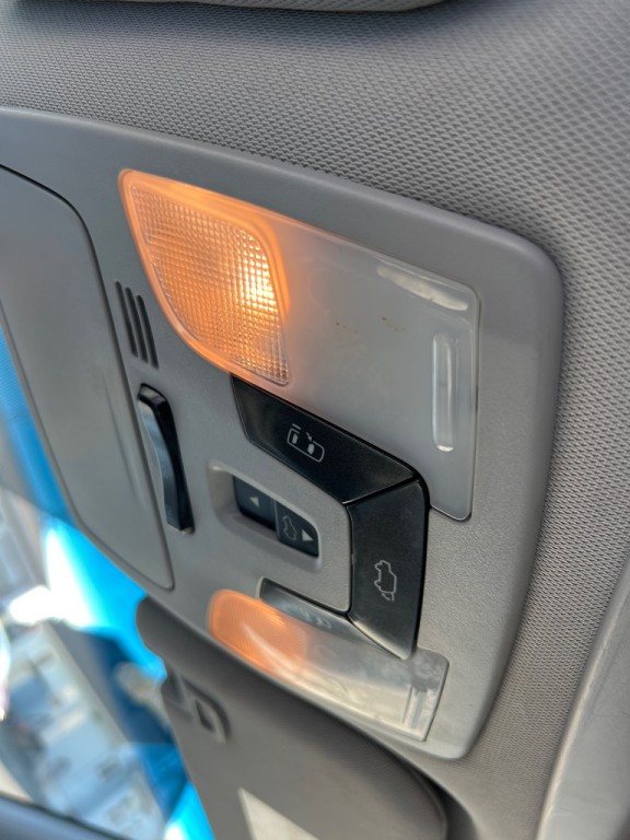 2015 Toyota Sienna Image 36