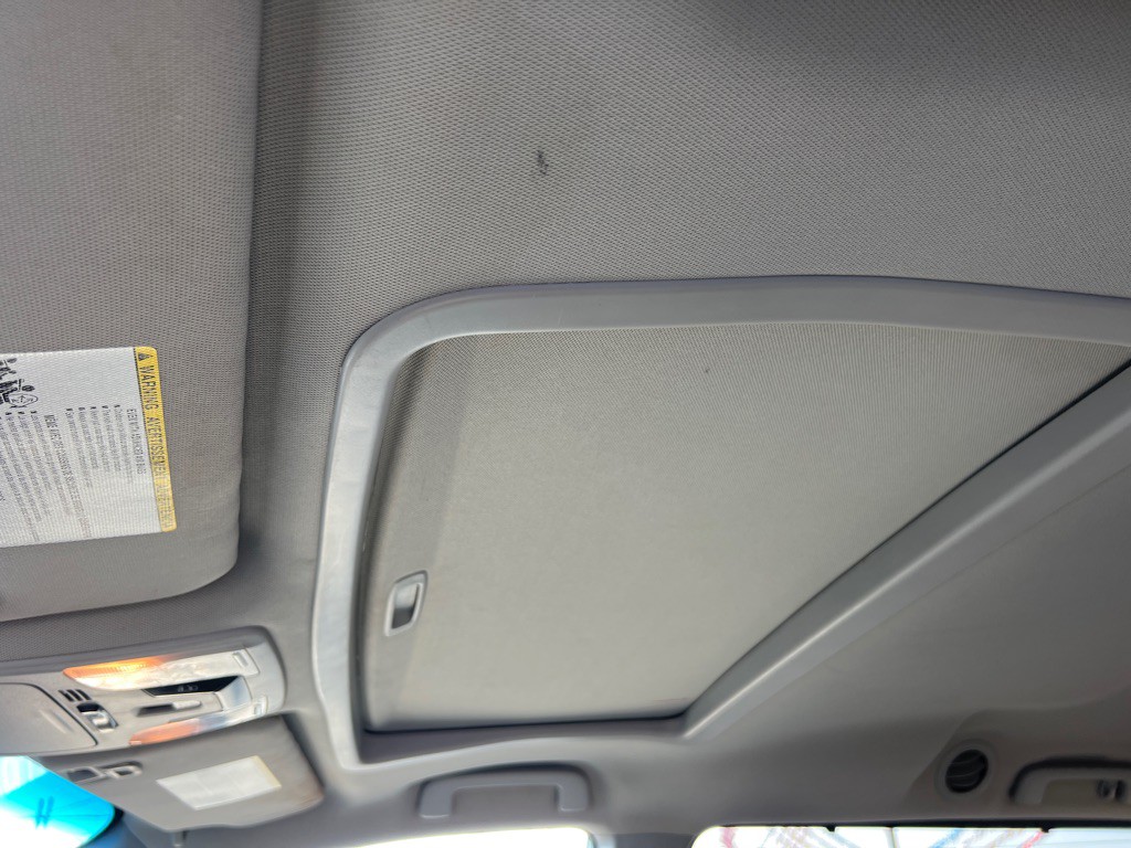 2015 Toyota Sienna Image 37