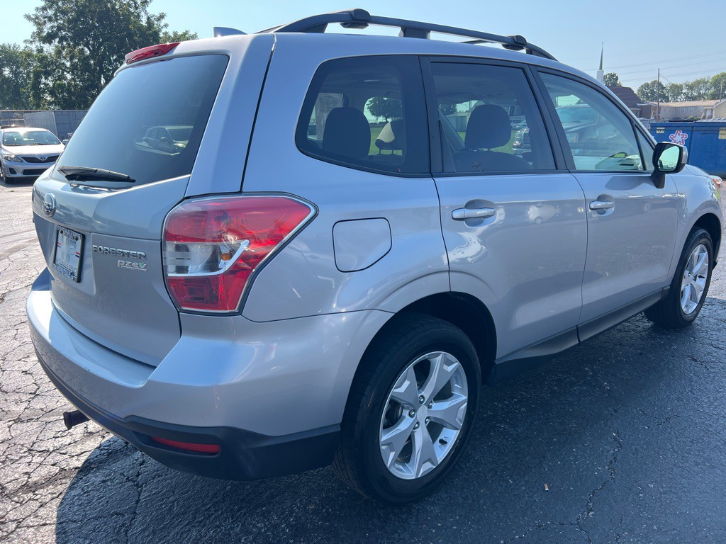 2016 Subaru Forester Image 7