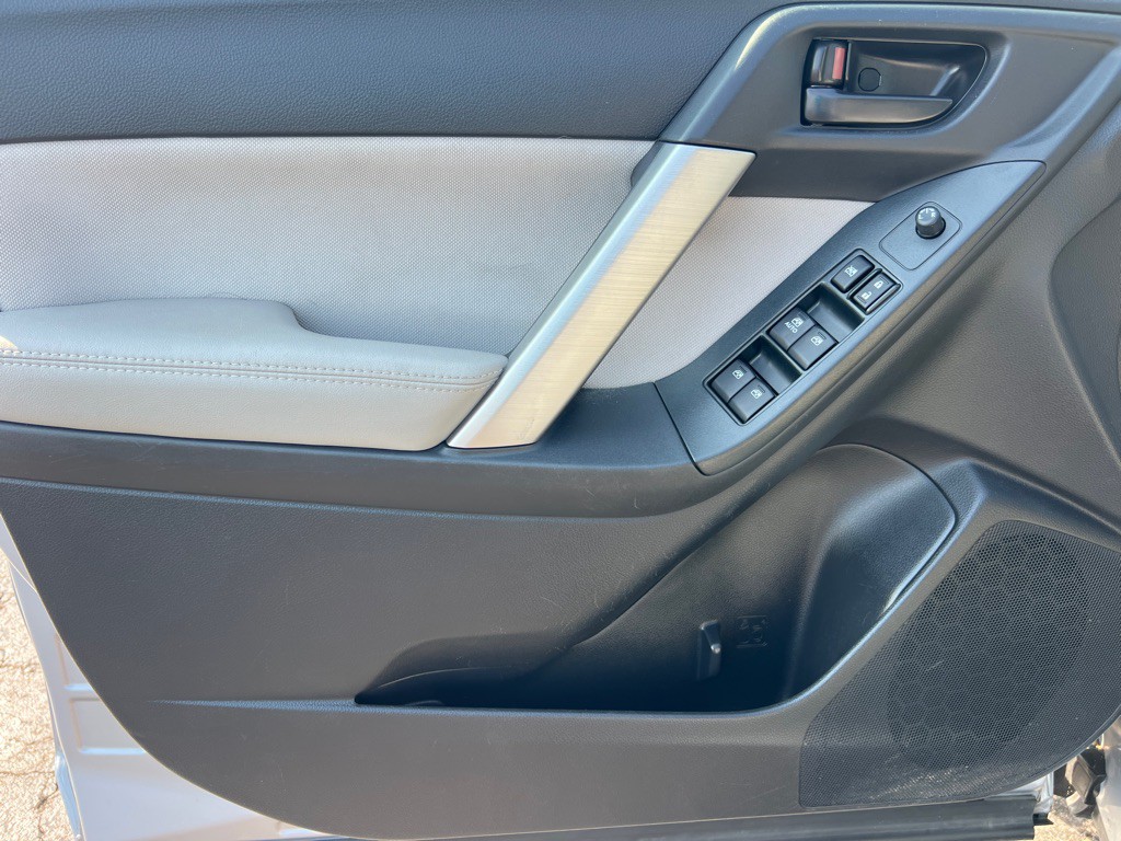2016 Subaru Forester Image 10