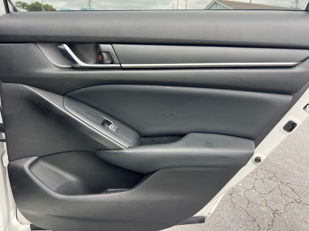 2018 Honda Accord Image 14