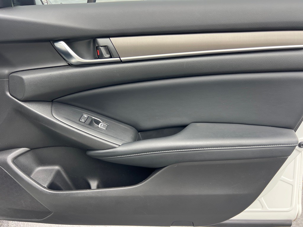 2018 Honda Accord Image 18