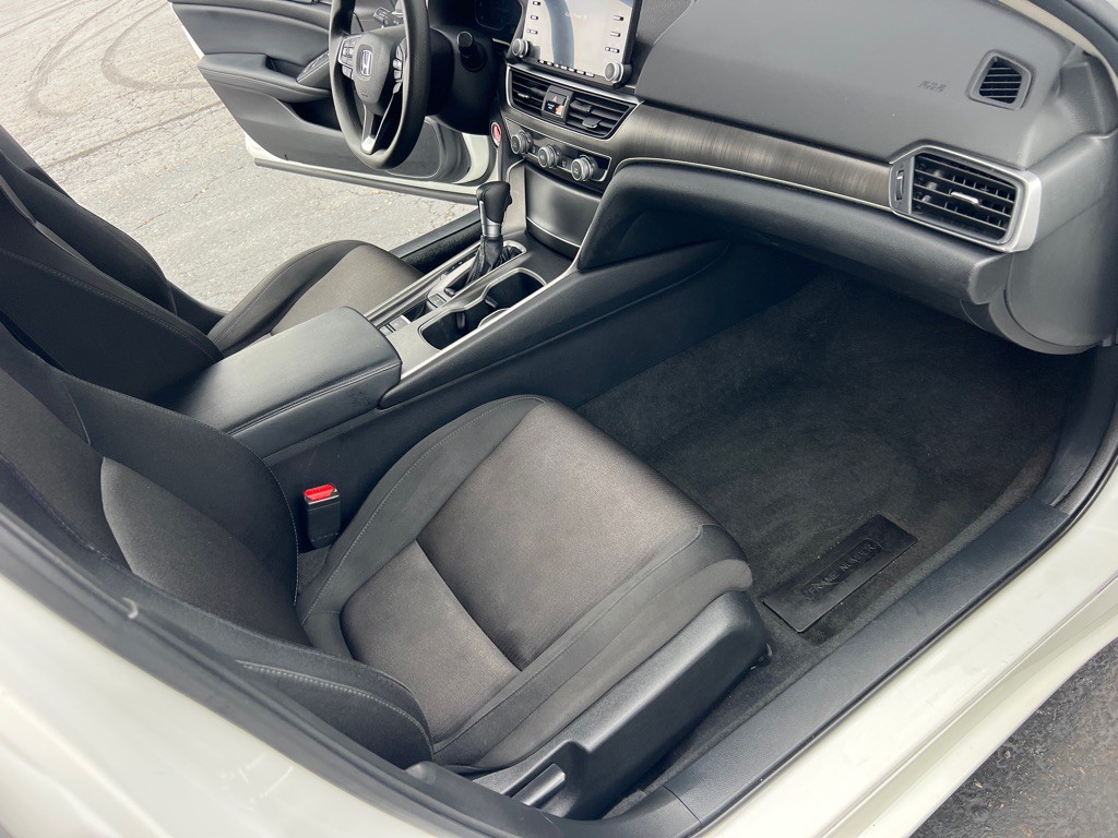 2018 Honda Accord Image 19