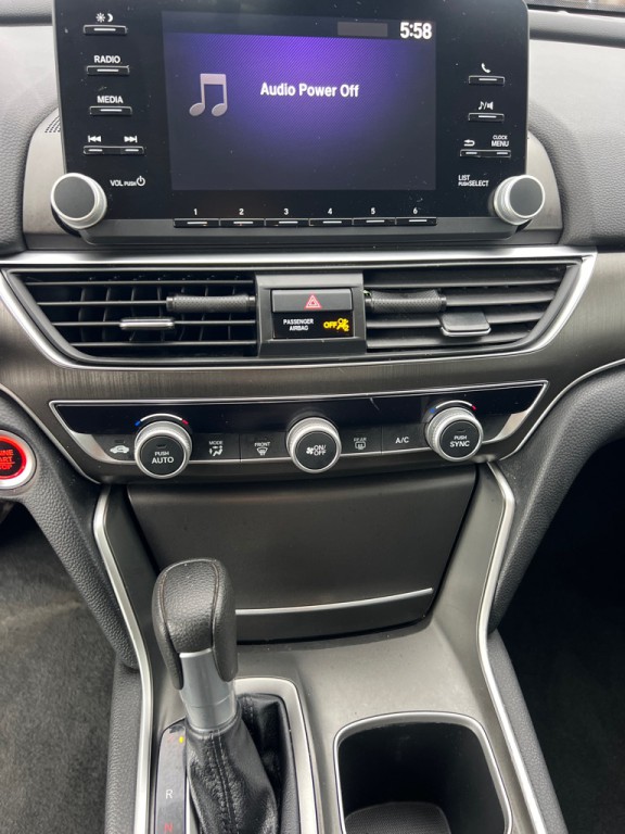 2018 Honda Accord Image 32