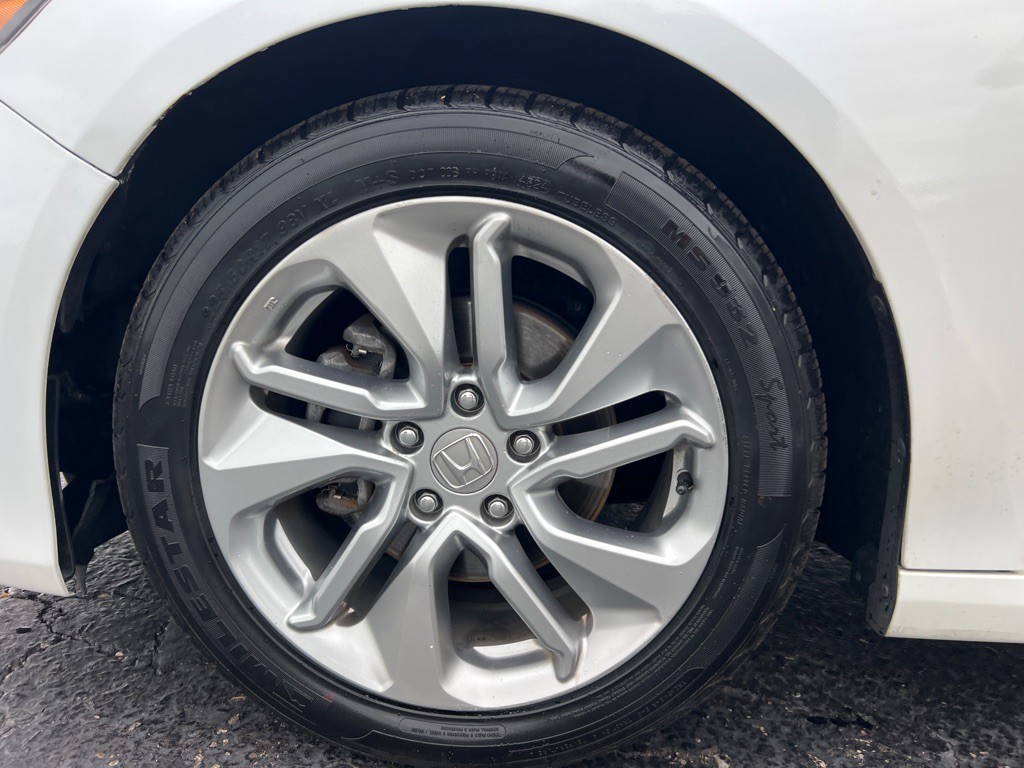 2018 Honda Accord Image 39