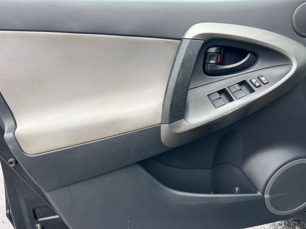 2011 Toyota Rav4 Image 10