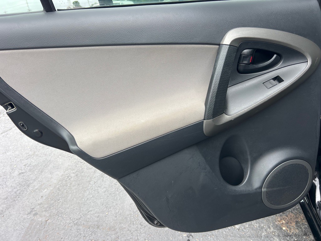 2011 Toyota Rav4 Image 12