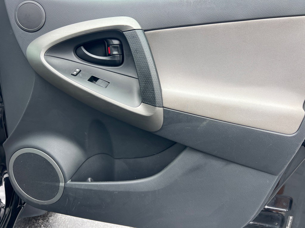 2011 Toyota Rav4 Image 17