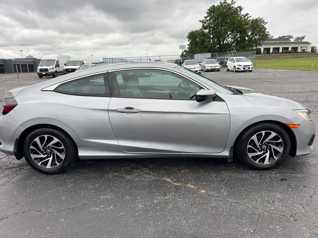 2016 Honda Civic Image 8