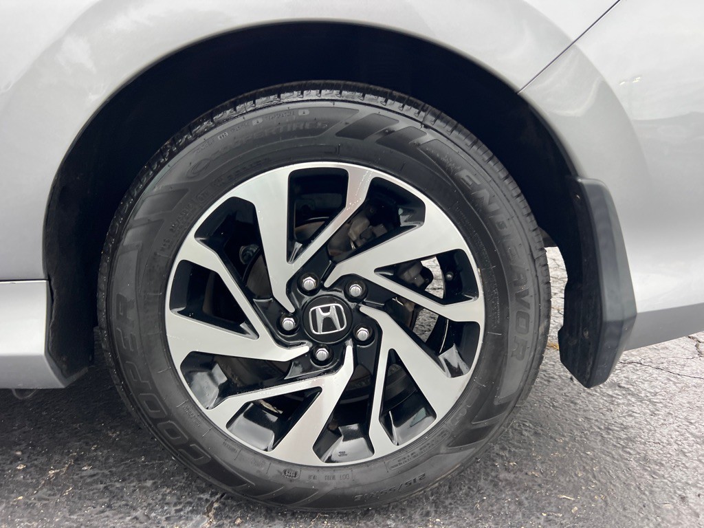 2016 Honda Civic Image 34