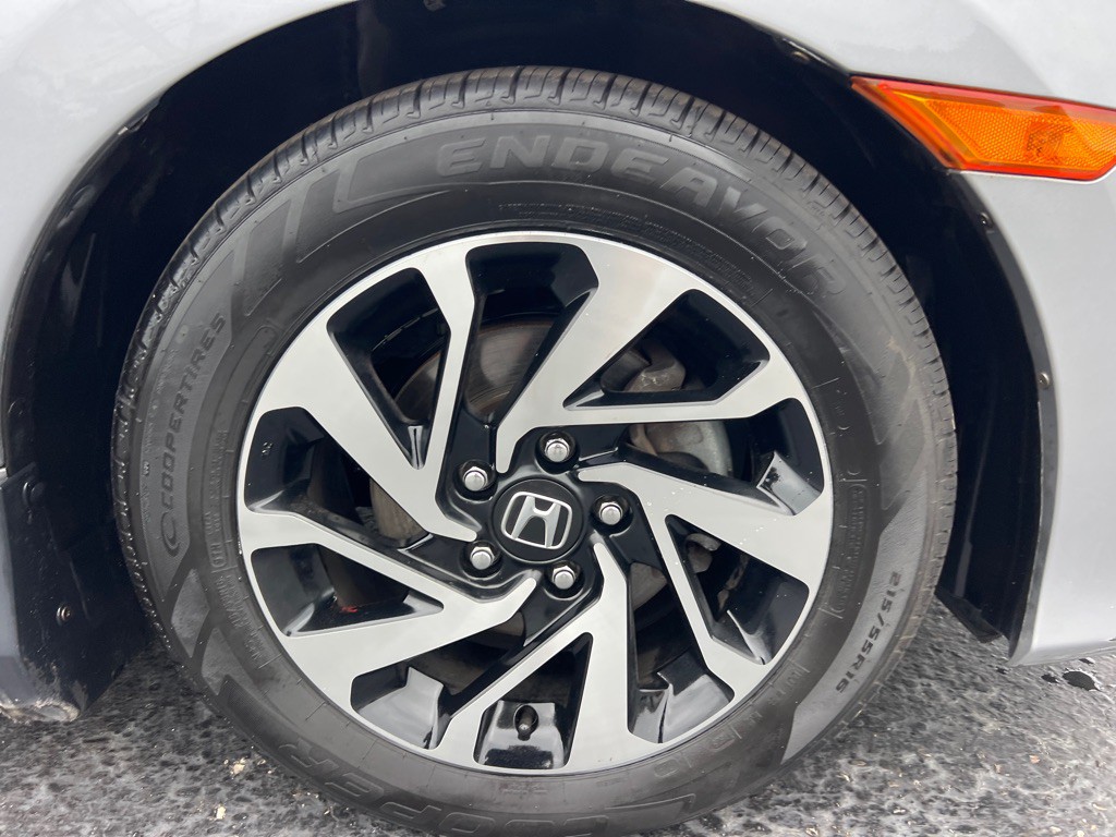 2016 Honda Civic Image 36