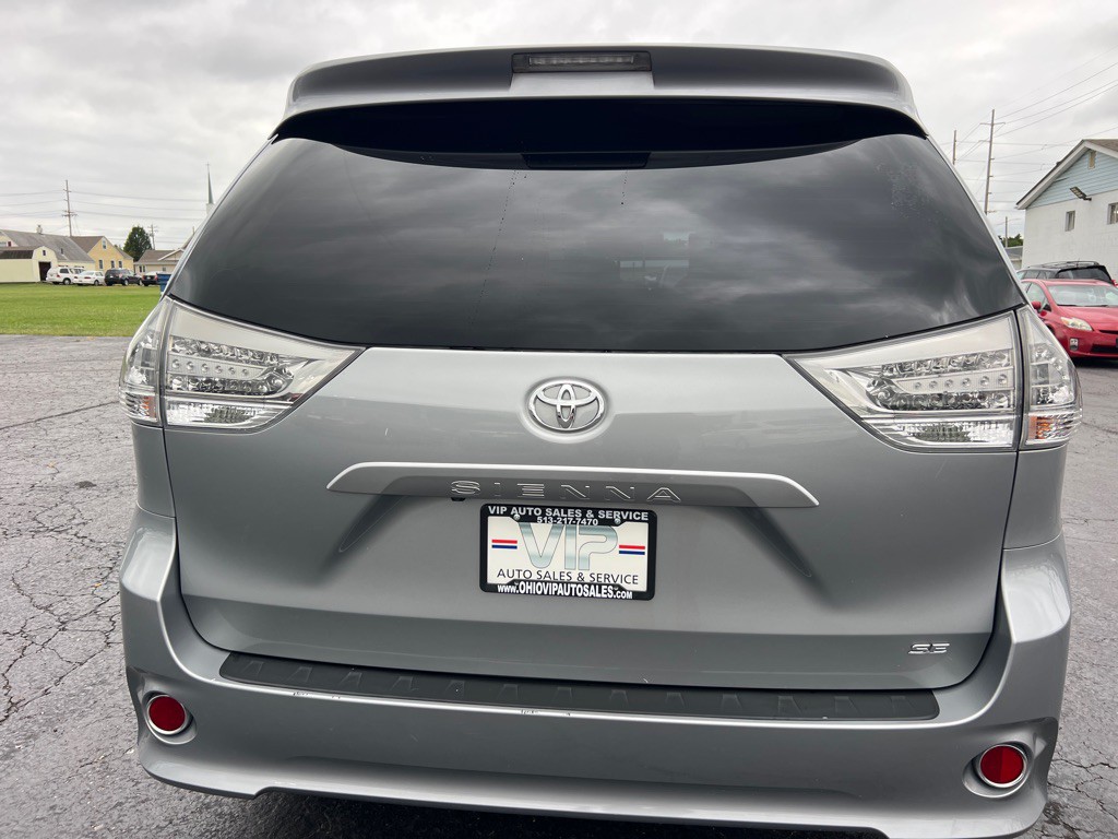 2013 Toyota Sienna Image 6