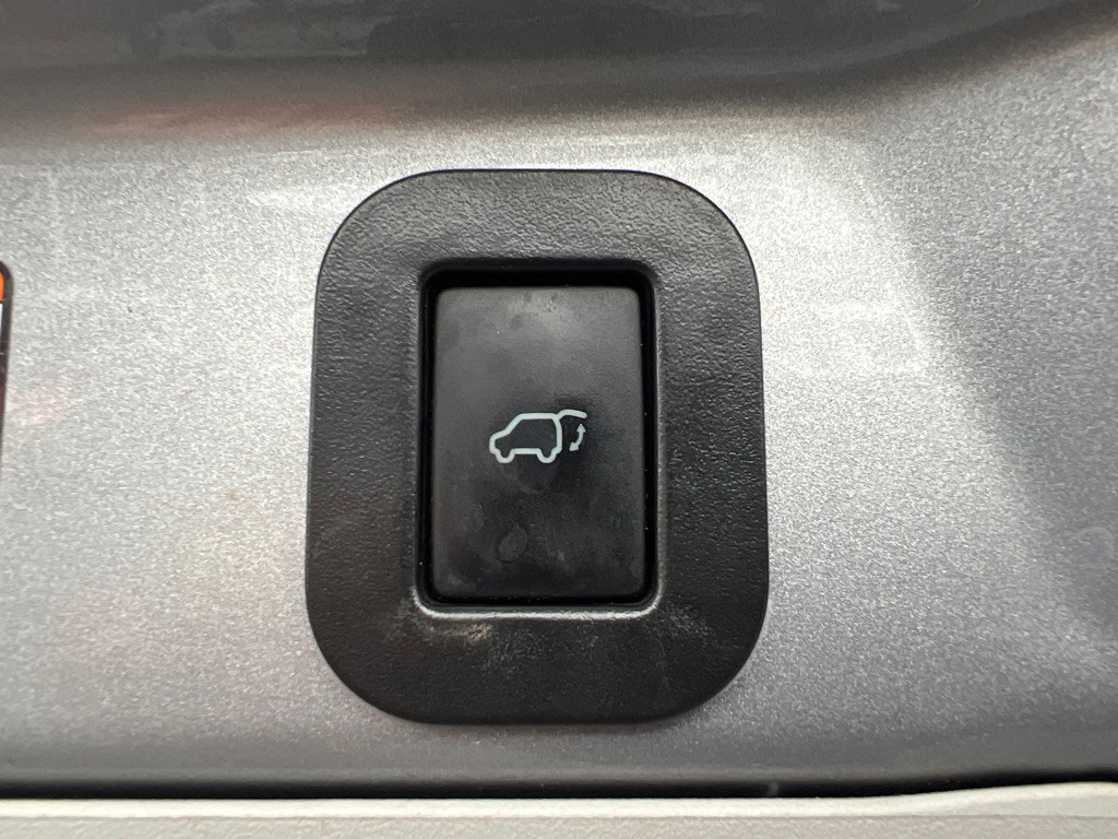 2013 Toyota Sienna Image 26