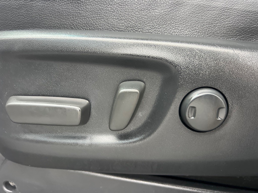 2013 Toyota Sienna Image 27