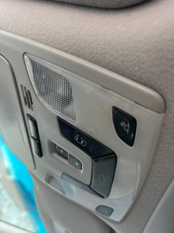 2013 Toyota Sienna Image 38