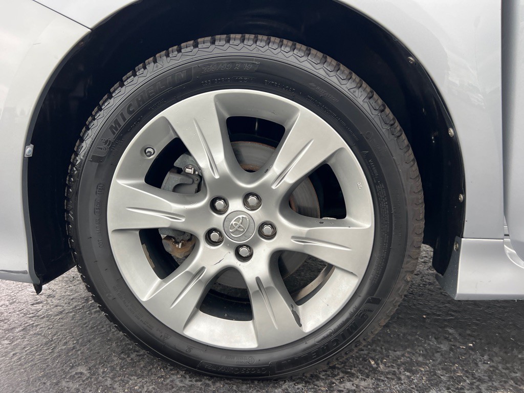 2013 Toyota Sienna Image 41