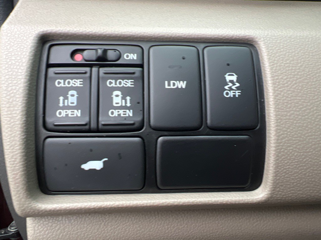 2014 Honda Odyssey Image 30