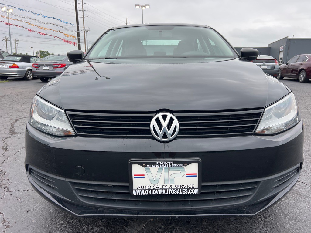2011 Volkswagen Jetta Image 2
