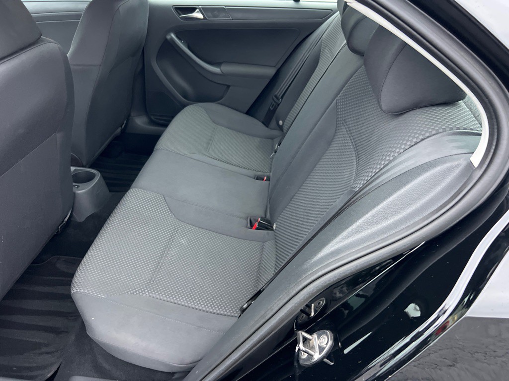 2011 Volkswagen Jetta Image 13
