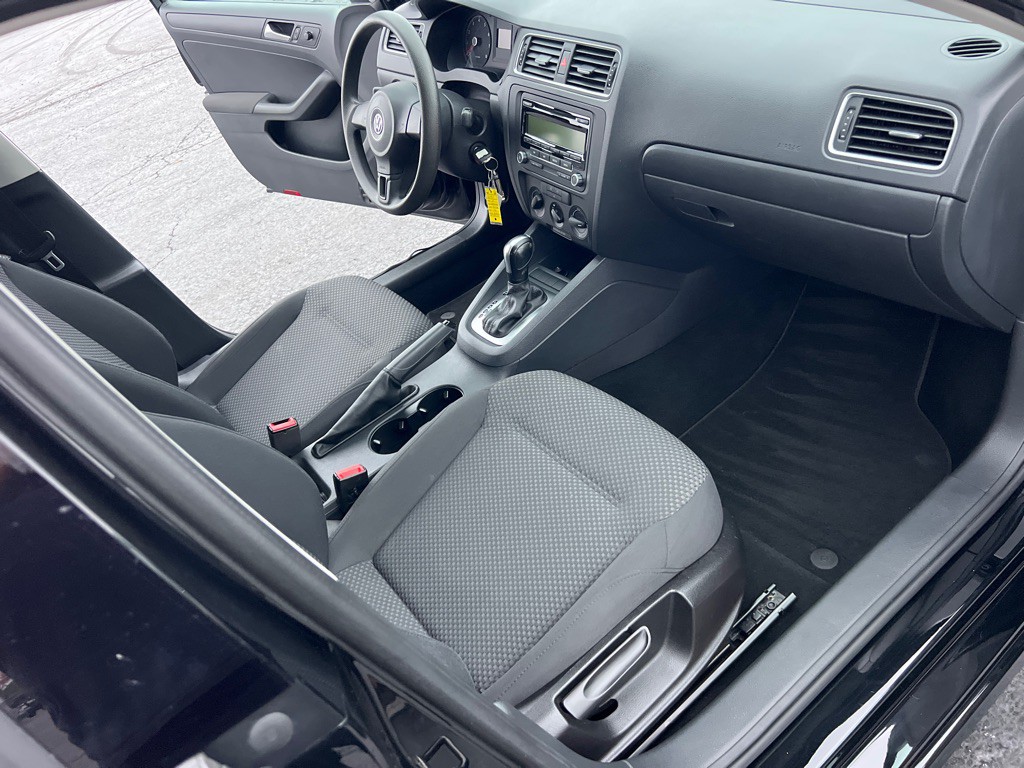 2011 Volkswagen Jetta Image 18