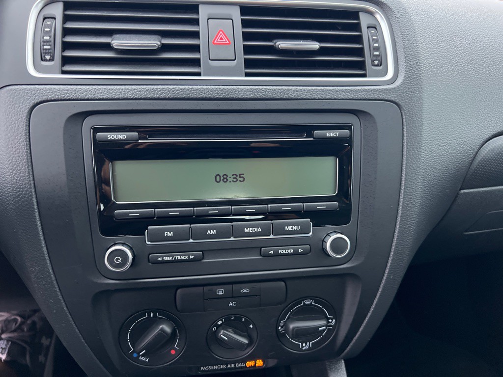 2011 Volkswagen Jetta Image 29