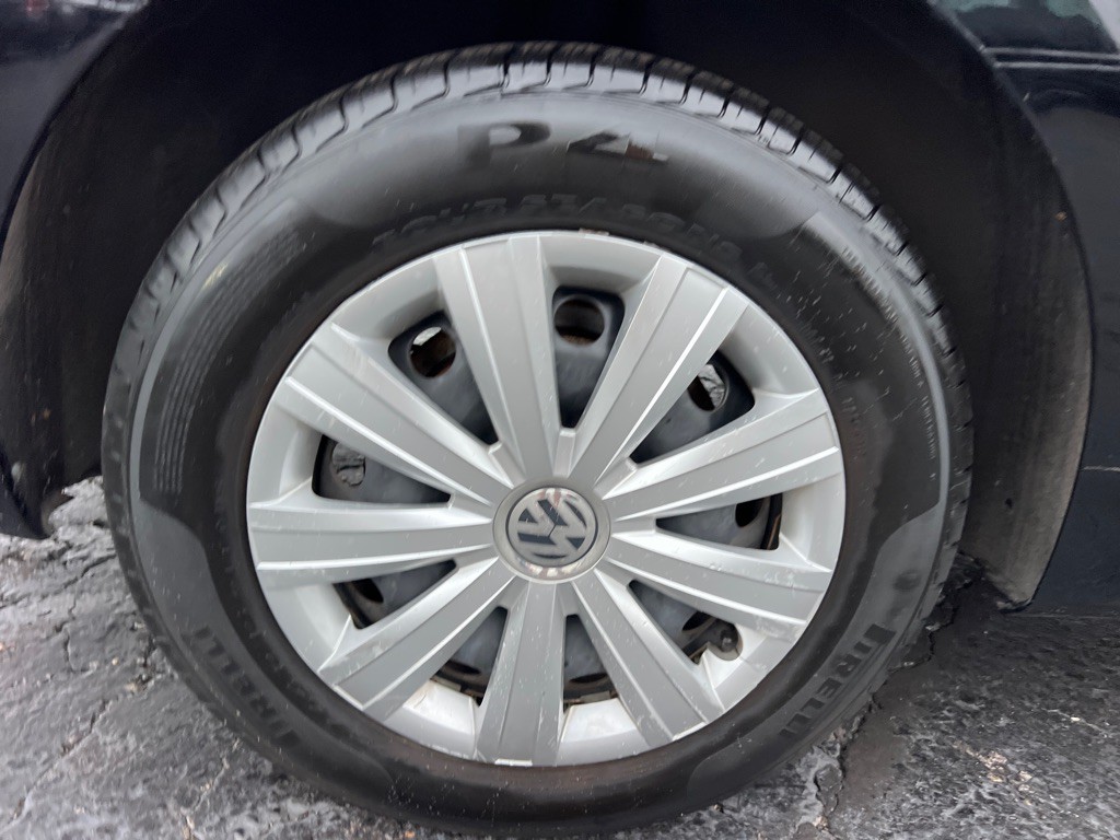 2011 Volkswagen Jetta Image 35